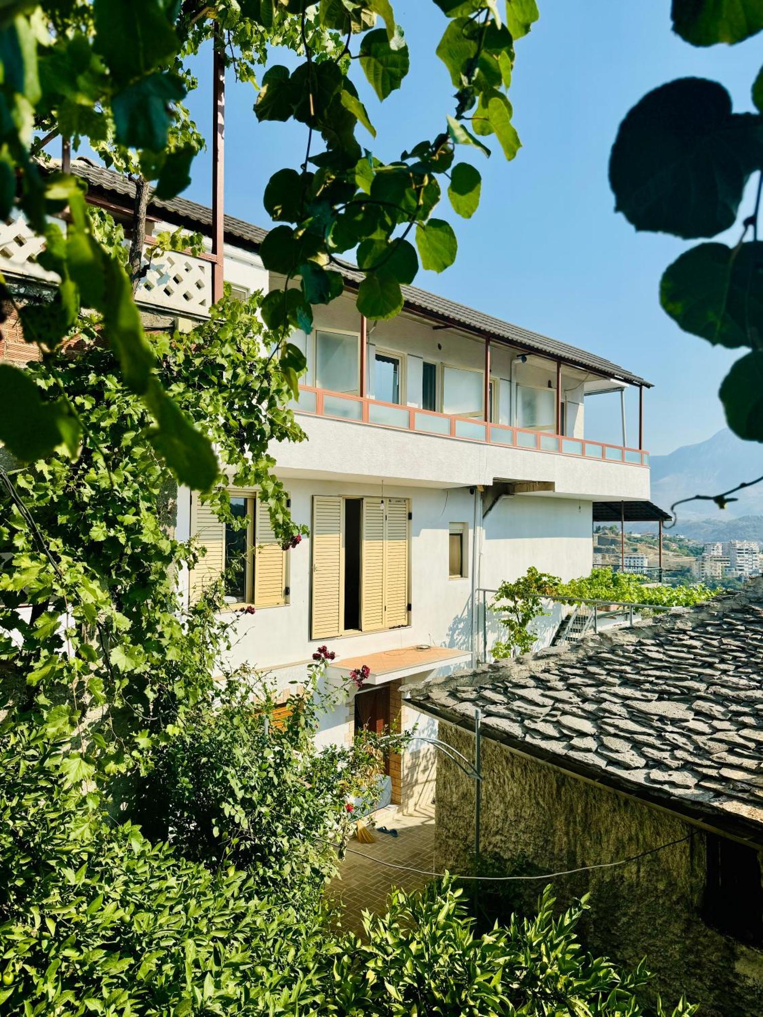 Guesthouse Shtino Gjirokastër Exteriör bild