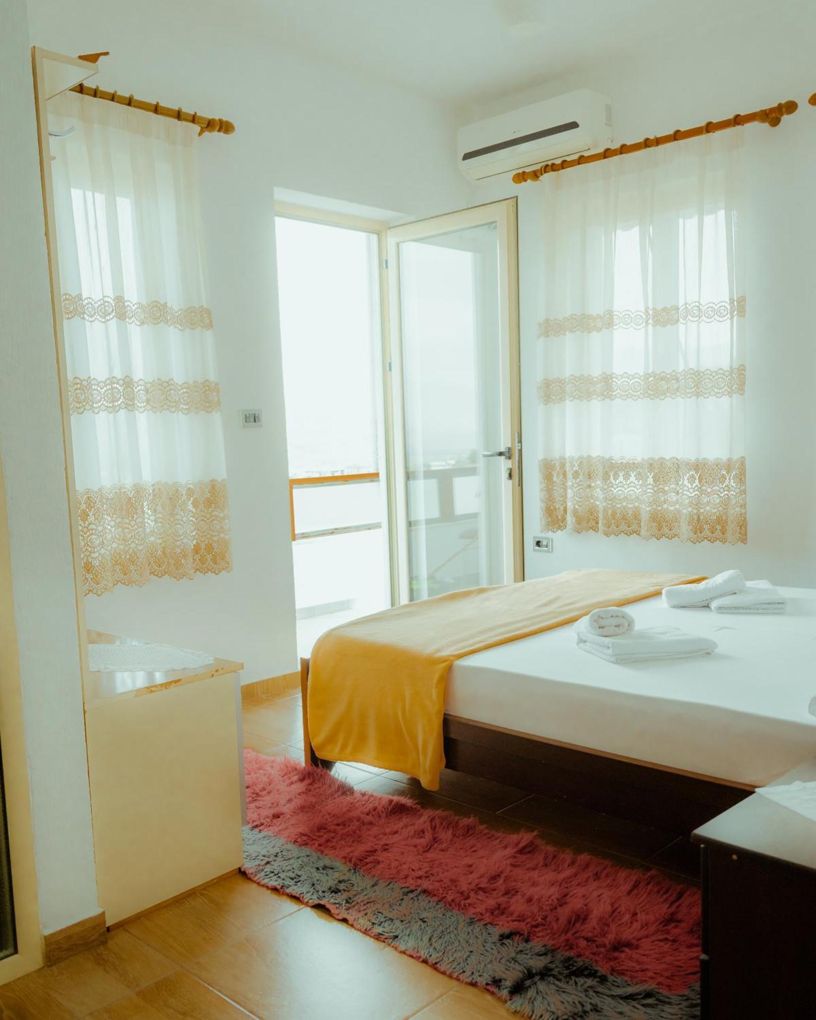 Guesthouse Shtino Gjirokastër Exteriör bild