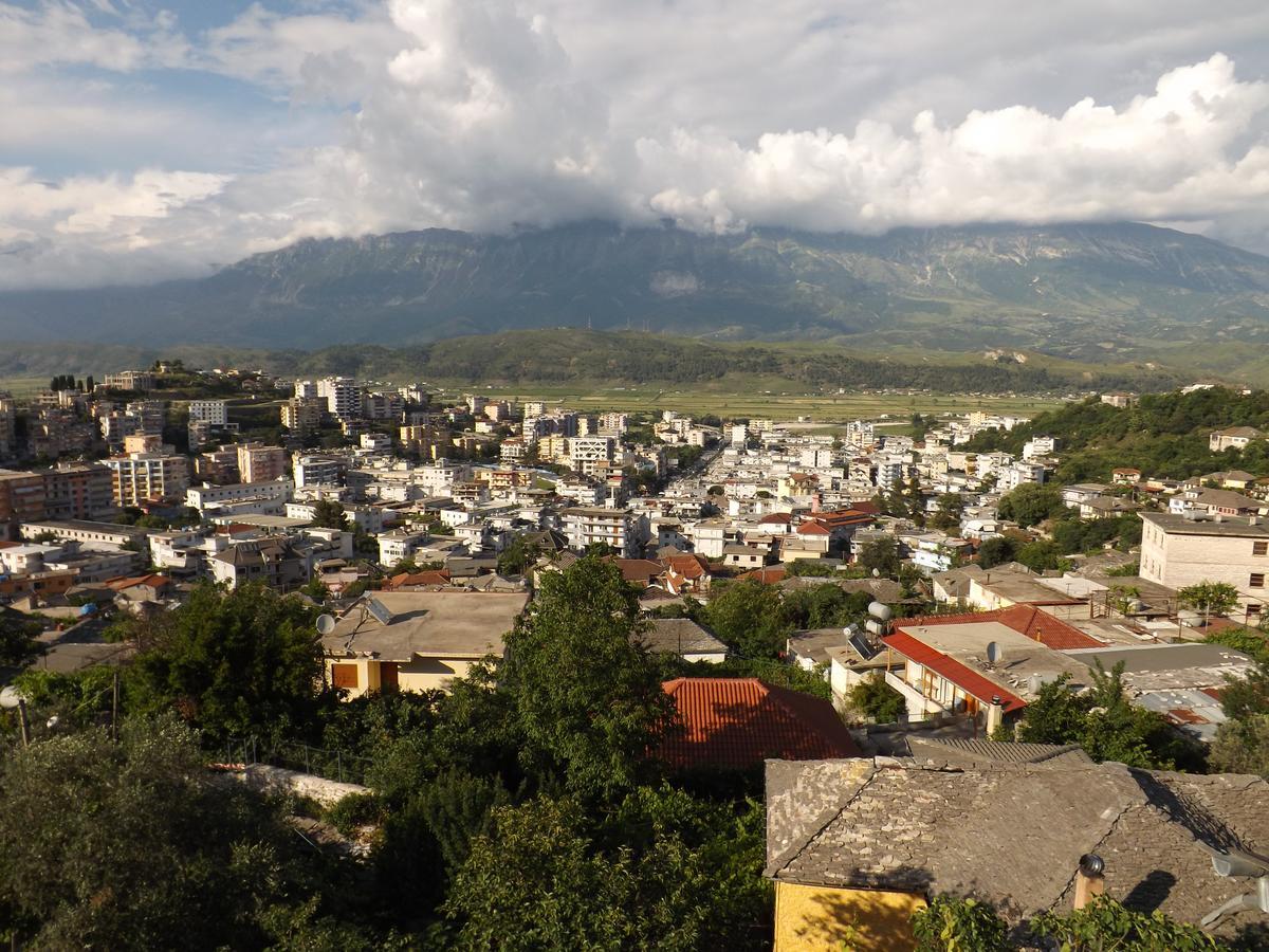 Guesthouse Shtino Gjirokastër Exteriör bild